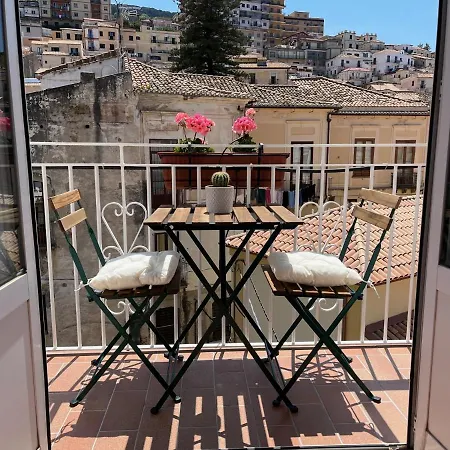 Pizzo Central House-3