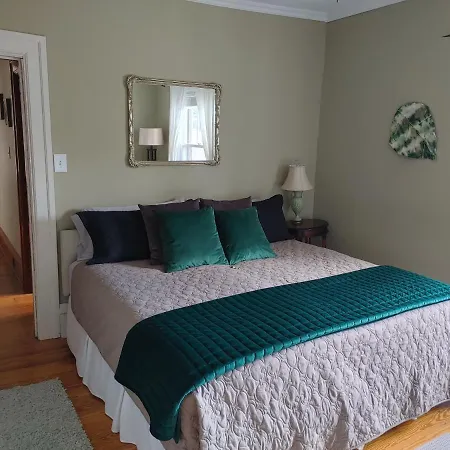 Stonewater Manor B&B-3