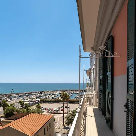 Mareluna Penthouse - Luxury Suites-2