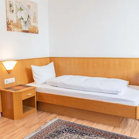 Hotel am Römerplatz-3