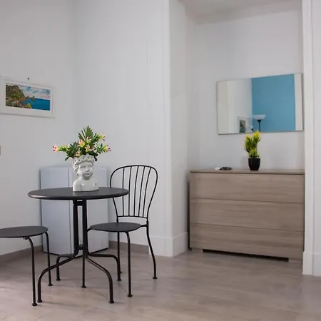 Donna Laura Suite-3