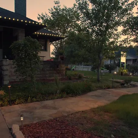 Granbury Gardens Bed And Breakfast-3
