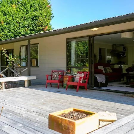 Lupin Lodge Bed & Breakfast-2