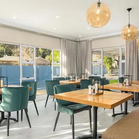 Carthews Luxury Bnb-3