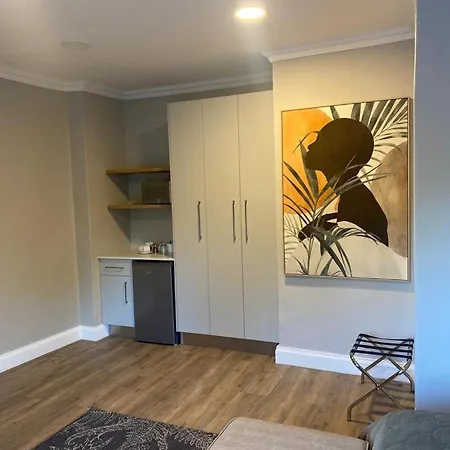 Carthews Luxury Bnb-2