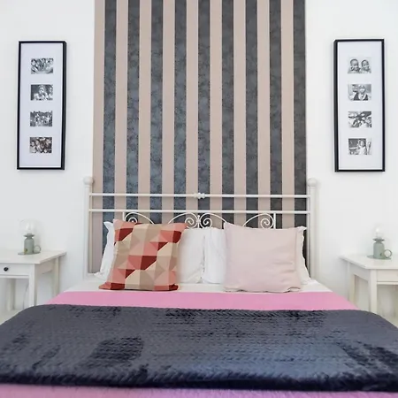 Zaira B&B-3