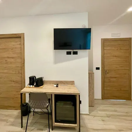 Bari Airport Rooms-2