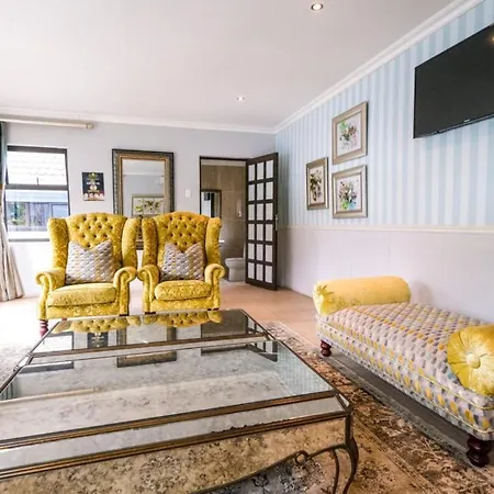 Casabella Guesthouse-3