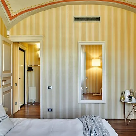B&B Le Logge Luxury Rooms-3