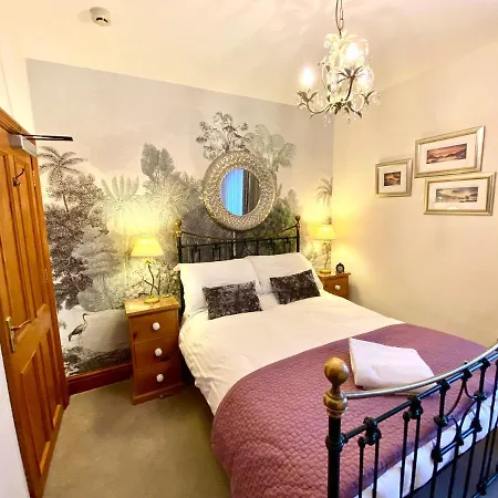 Elm Tree Lodge-3