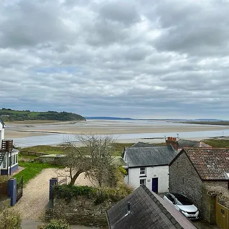 Dylan Thomas Sea View-3