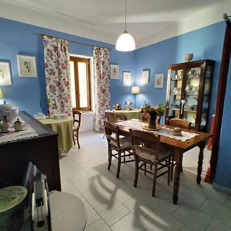 Afra Bed & Breakfast-3