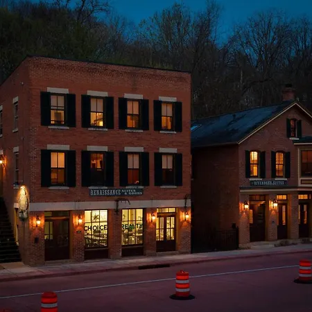 Riverboat Suites-3