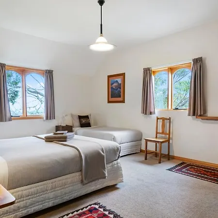 Wine Loft - Cosy Country Retreat With Ocean Views-2