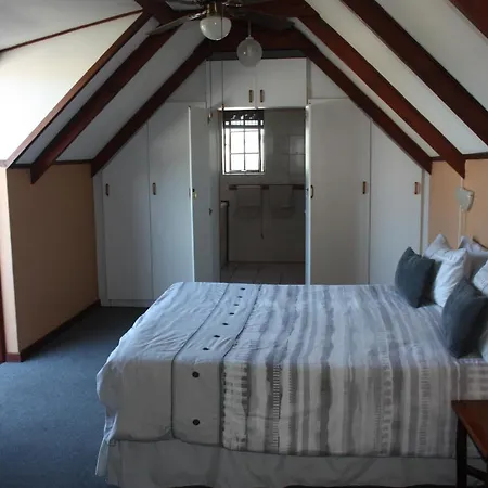 Whalers Guest House-2