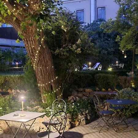 Villa Riari Garden-3
