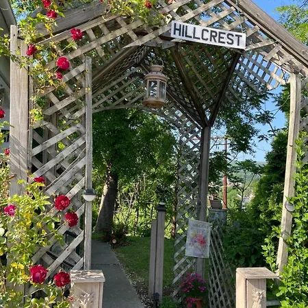 Hillcrest Bed And Breakfast-3