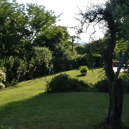Maison Brinati Bed And Breakfast-2