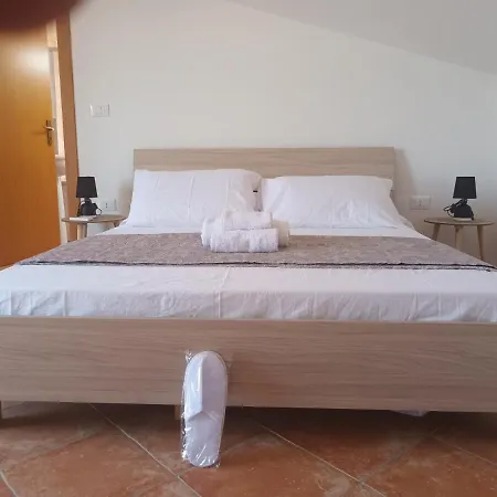 Nina'S House-2