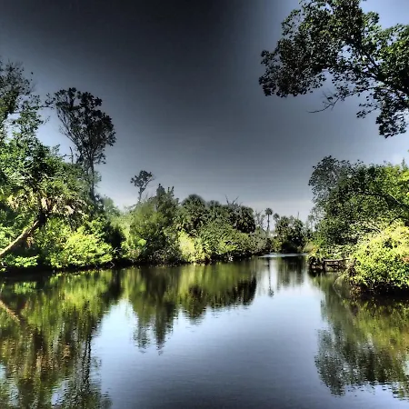 River Safaris, Stationary Class A Motorcoach, Old Homosassa-2
