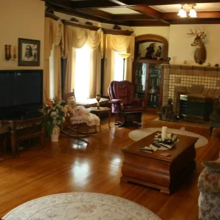 Tarry Here Mansion Bed & Breakfast-3