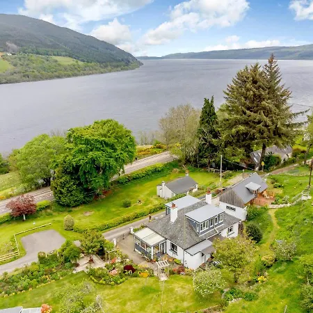 Urquhart Bay B&B-3