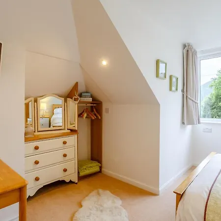 Urquhart Bay B&B-3