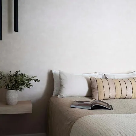 Tallowwood House Luxury Bed & Breakfast-3