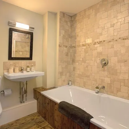 Lowthwaite B&B-3