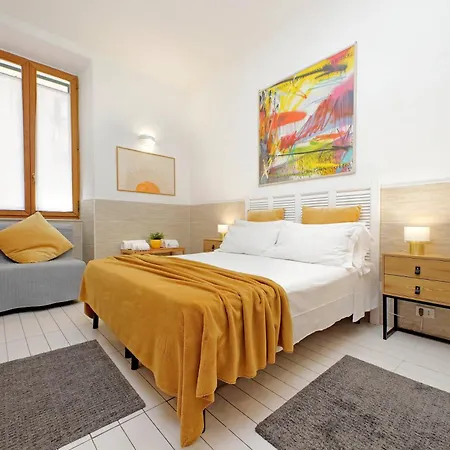 Opera Inn Suites - Rooms And Apartments-2