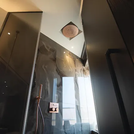 Tritone Luxury Suites Fontana Di Trevi-3