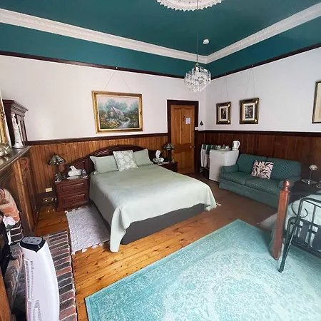 Stony Rise Cottage B&B-2