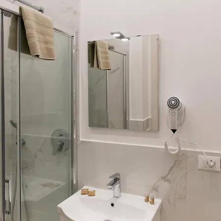 Posterla22 Ensuite Rooms-3