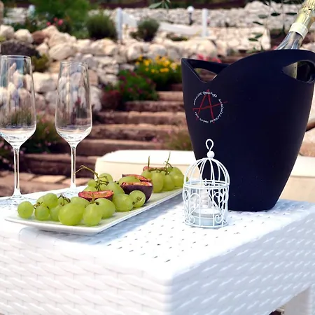Max Luxury Suite - Servizio Spiaggia Inclusa-3