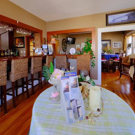 Shorelight Inn-2