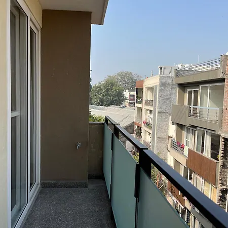 Fully Furnished Comfortable Rooms In Hauz Khas - Woodpecker Apartments-2