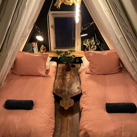 Attic Monkeys Lodge-3