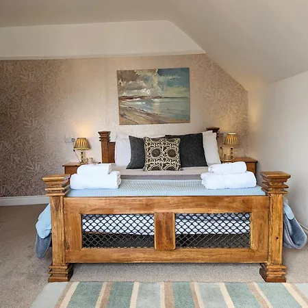 Alexander Lodge-2
