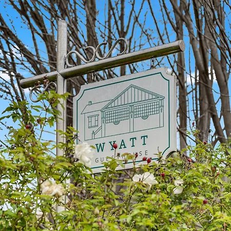 Wyatt Guest House-3