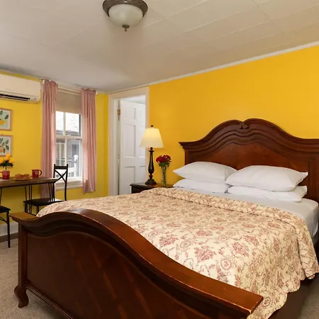 Carlisle House Bed And Breakfast-3
