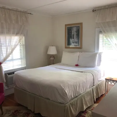 18 Vine Inn & Carriage House-3