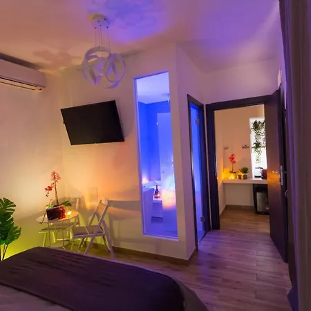 Etnea 208 Luxury Jacuzzi Suite Catania-2