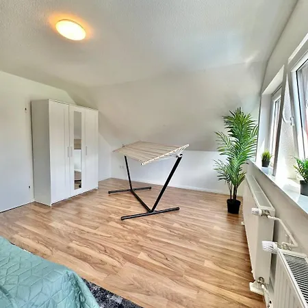5ZKB großzügiges Ferienhaus Antonia nähe Westkreuz mit 4 Schlafzimmer, Balkon, Terrasse und Parkplatz-3