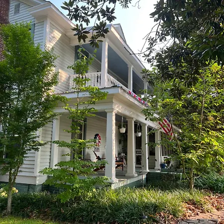 Magnolia House & Gardens B&B-2