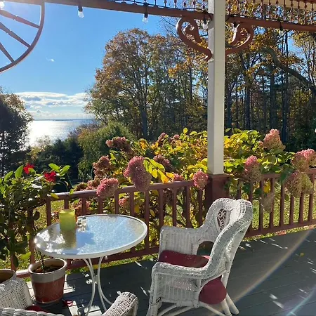Victorian By The Sea-3