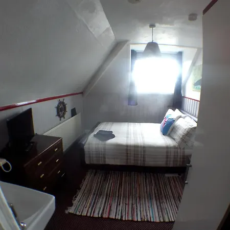Snowdon House Single Rooms For Fully Independent Solo Travellers-2
