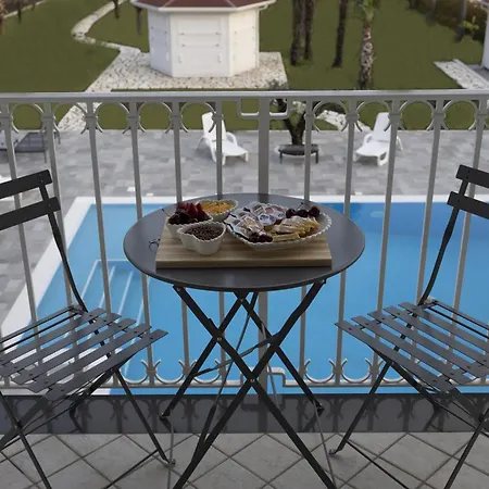 Rosy'S House-3
