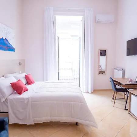 Leone Suites Toledo-2