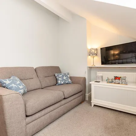 Cragwood Guest House-2