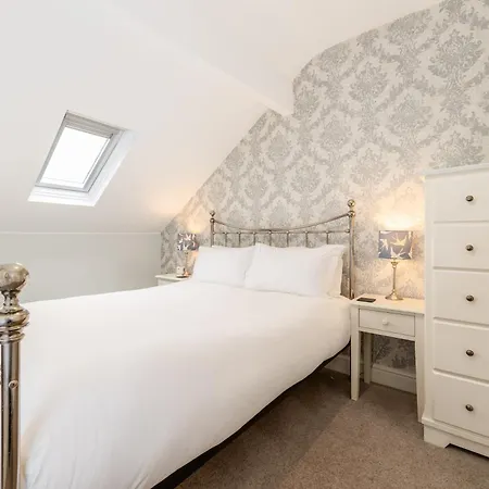 Cragwood Guest House-3